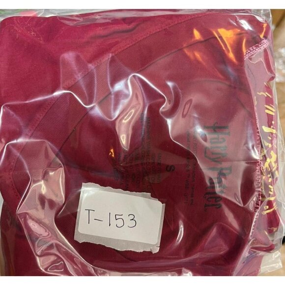 Harry Potter T-Shirt Women's Small Red V-Neck Tee Short Sleeve, Cotton, NEW - Picture 7 of 7